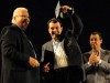 Eduardo Braga recebe a honraria das mãos de Marco Antônio Raupp (Foto: Mario Olveira)