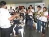 Alunos apresentam resultados de pesquisa tocando música clássica (Foto: Fabíola Menezes)