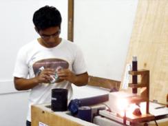 Imagem da notícia - Escolas públicas recebem kits para aulas práticas de Física e Química