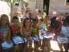 Crianças moradoras de municípios do interior do Estado desenvolvem atividades propostas no suplemento (Foto: Soraia Magalhães)