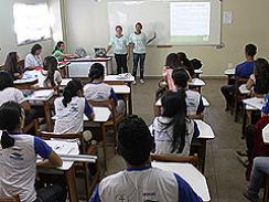 Imagem da notícia - Estudantes realizam pesquisa voltada para orientação sexual no contexto escolar