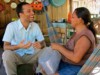 Apresentador Aldemar Matias em entrevista com comunitária do Amazonas (Foto: Reprodução Tv Cultura Amazonas)