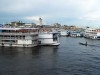 Barco é um meio de transporte comum na região (Foto: Reprodução)