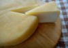 O queijo é fonte de proteínas, cálcio, zinco e vitamina B12 (Foto: Reprodução)
