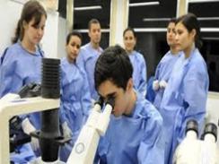 O programa para estimular alunos do Ensino Médio a cursar licenciatura em Ciências deve dar bolsas a 100 mil estudantes (Foto: Reprodução)