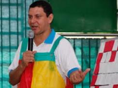 Professor Barreto explica que o projeto atende jovens e adolescentes da rede pública de ensino (Foto: Reprodução)