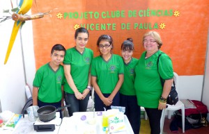 Estudantes apresentam projeto do Programa Ciência na Escola.(Foto: Denison Silvan)