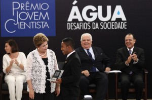 Imagem da notícia - Jovens Cientistas recebem premiação em Brasília