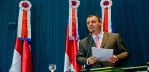 Imagem da notícia - Omar Aziz abre trabalhos legislativos na ALE-AM com balanço de governo e projeção para 2014
