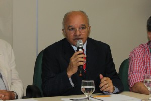 De acordo com o vice-governador, José Melo, para se cuidar melhor da região amazônica é importante ter conhecimento (Foto: Jamylly Macedo)