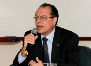 Presidente do CNPq, Glaucius Oliva, destacou a importância da FAPEAM para a ciência do Amazonas (Foto: Érico Xavier)