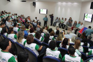 Auditório ficou lotado durante a inauguração da 1a enfermaria de pesquisa da região Norte (Foto: Érico Xavier/Agência FAPEAM)