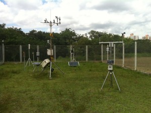 Imagem da notícia - Estação meteorológica e planetário são usados para demonstrar ciclo hídrico da Terra