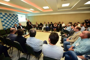 Em fórum com ambientalistas e ONGs, governador José Melo defende nova matriz econômica ambiental para o Estado