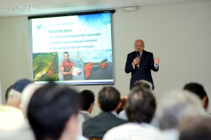 Em fórum com ambientalistas e ONGs, governador José Melo defende nova matriz econômica ambiental para o Estado