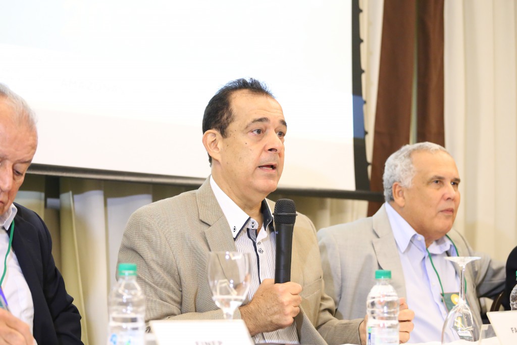 Dr. Renè Levy