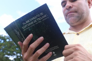 Imagem da notícia - Pesquisadores lançam obra sobre planejamento de sistemas trilhas