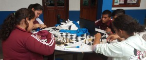 Imagem da notícia - Xeque-mate da Educação – Escola utiliza xadrez   como ferramenta de aprendizagem