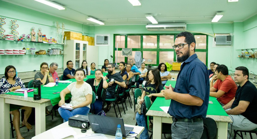 --Mauro Gomes da Costa - Vice Coord. do PPG em Ed. e Ens. da Amaz._-35