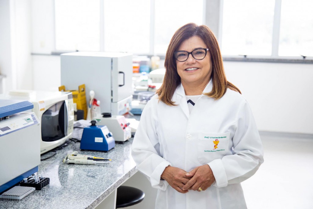 Dra. Cristina Barbosa - UFAM - Fotos Érico X-12