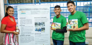 Imagem da notícia - Estudantes extraem óleos essenciais de plantas para produção de cosméticos em projeto do PCE