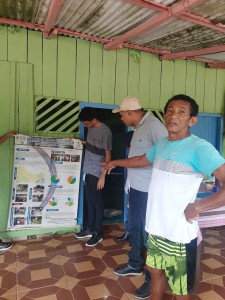 Comunitário explicando os projetos que já participou pela universidade - Foto pesquisadora Ednilce Ferreira Cruz Mendes