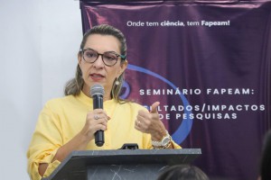 diretora-presidente-da-Fpaeam---Márcia-Perales-no-Seminário-Fapeam---Resultados---Impactos-de-Pesquisas----Fotos-Érico-Xavier---Fapeam-