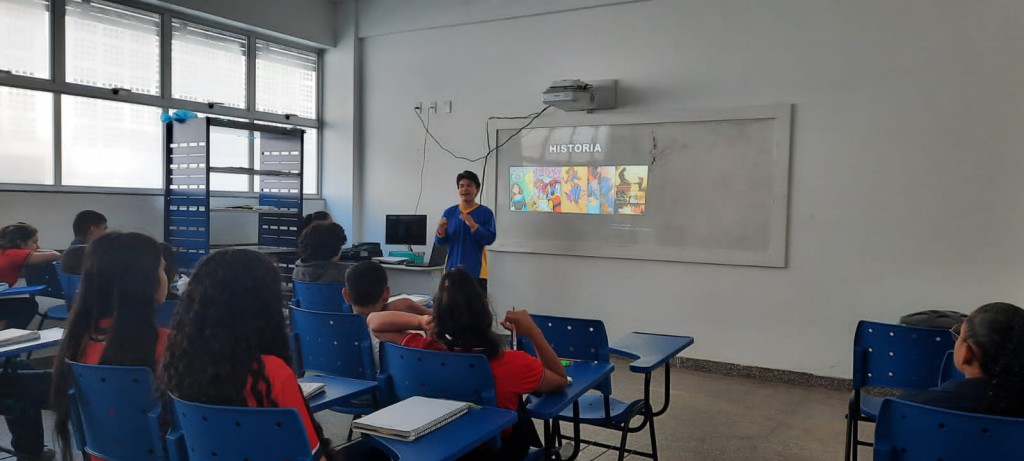 FAPEAM. ALUNOS SE ENGAJARAM BASTANTE NO PROJETO, CONFORME O PROFESSOR. FOTO. ACERVO BERNARDO JEOVÁ