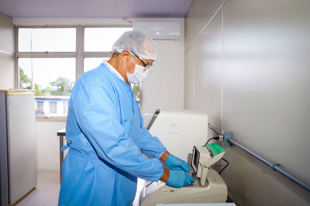 FAPEAM. Projeto aprimorou a forma para diagnosticar uma doença conhecida como filariose. Foto. Érico Xavier - Fapeam