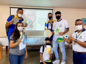 Imagem da notícia - Com apoio do Governo do Amazonas, alunos da educação básica produzem papel artesanal e biodegradável