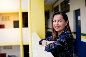 Imagem da notícia - ‘Mulheres que Brilham na Ciência’ apresenta entrevista com a professora Jaqueline Fernandes