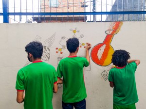 Imagem da notícia - Alunos produzem tinta biodegradável por meio de projeto apoiado pelo Governo do AM