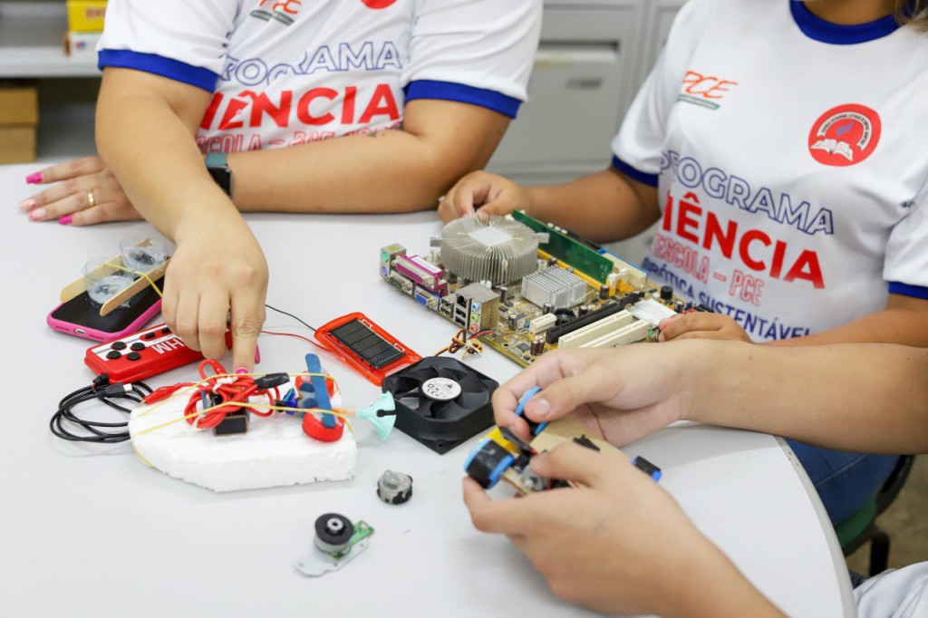 Fapeam-No Dia da Escola, Fapeam destaca o apoio do Governo do Amazonas para incentivar vocação científica na educação básica-Fotos-Divulgação (3)