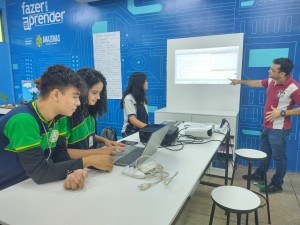 Imagem da notícia - Projeto apoiado pelo Governo do Amazonas insere linguagem de programação no ensino da matemática