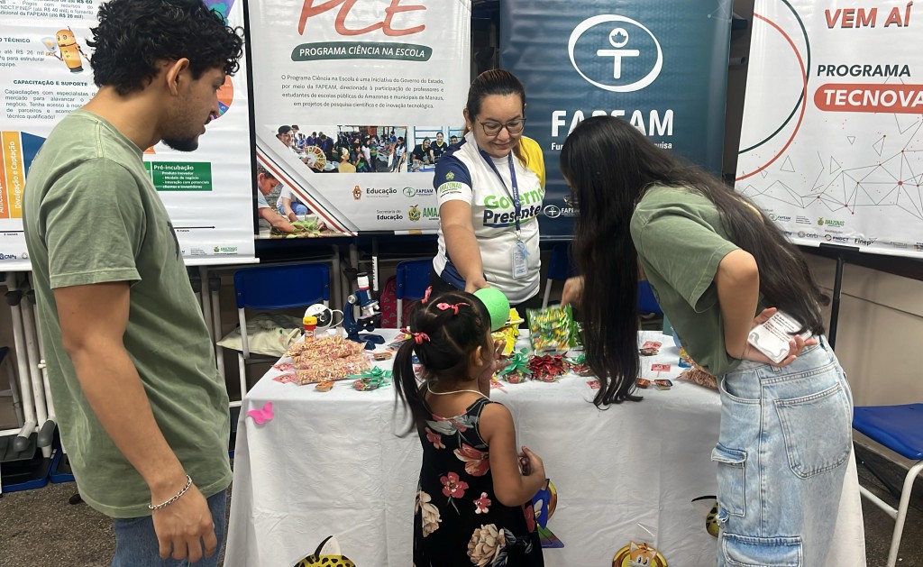 Fapeam apresenta projetos na área de aquicultura em ação do Governo Presente-Fotos- Esterffany Martins-Fapeam (3)