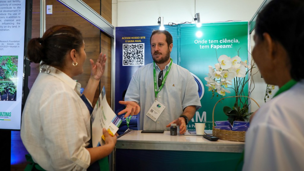 FAPEAM -Pesquisador Filipe Eduardo Danielli - pesquisas inovadoras na área de sustentabilidade são apresentadas em congresso internacional - FOTO _ AYRTON LOPES (5)