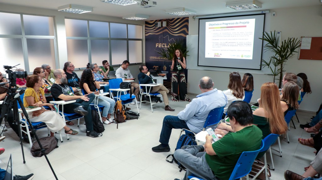Fapeam-Oficinas do Workshop da Iniciativa Amazônia +10- Pesquisadora Fernanda Werneck-Fotos- Ayrton Lopes (1)