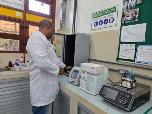 Imagem da notícia - Com apoio do Governo do Amazonas, pesquisa desenvolve nova ferramenta para análise da água e detecção de metais pesados