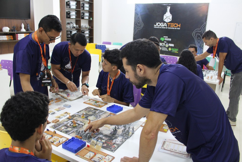 Fapeam Torneio de Zombicide  Arquivo pessoal da pesquisador Jessé Gama de Lima