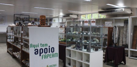 #caption_122154 Governo_do_Amazonas_apoia_exposicao_de_solos_rochas_e_minerais_em_Itacoatiara_Foto_ Acervo_Luis_Antonio_Coutrim_2