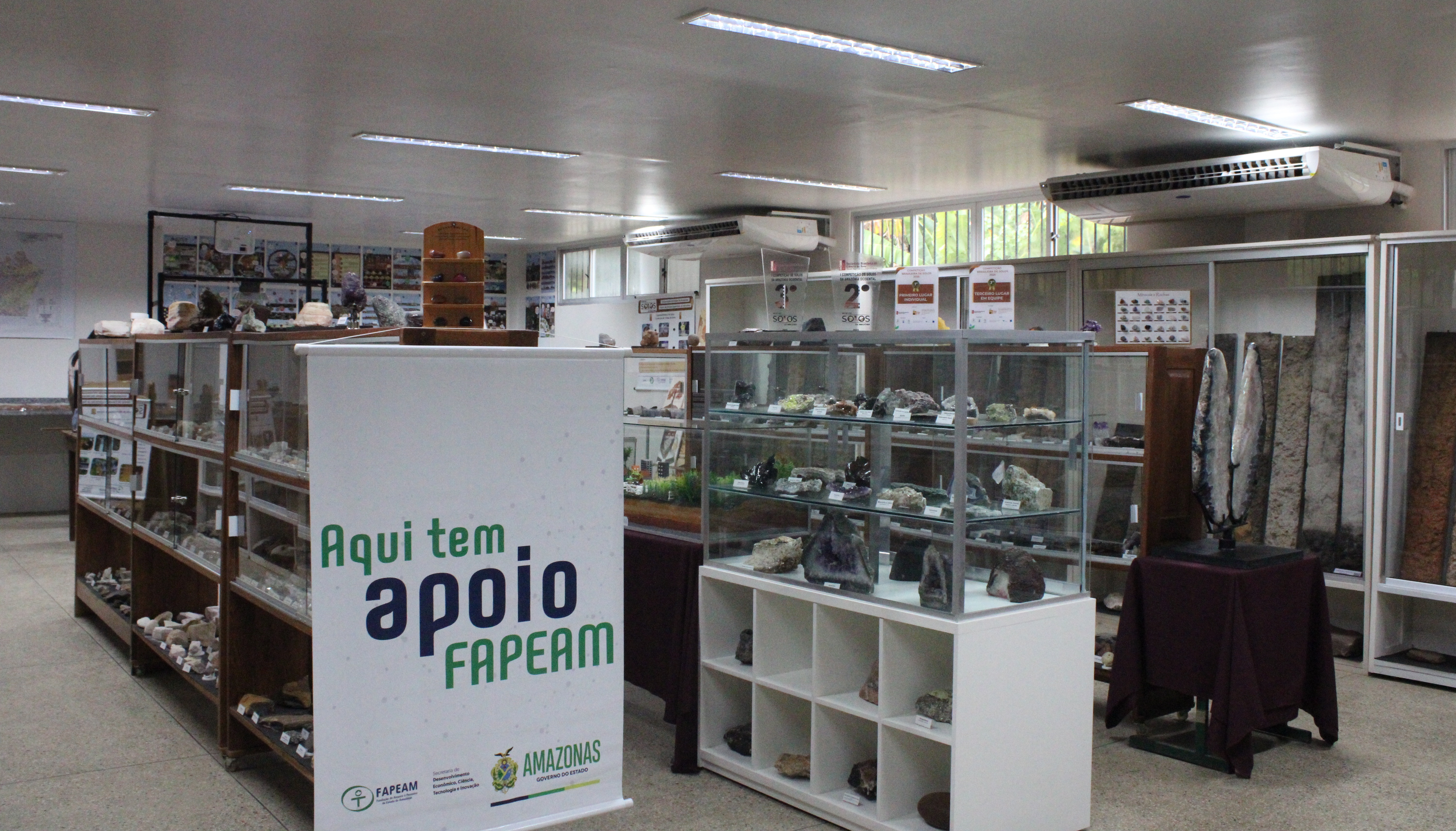 Governo_do_Amazonas_apoia_exposicao_de_solos_rochas_e_minerais_em_Itacoatiara_Foto_ Acervo_Luis_Antonio_Coutrim_2